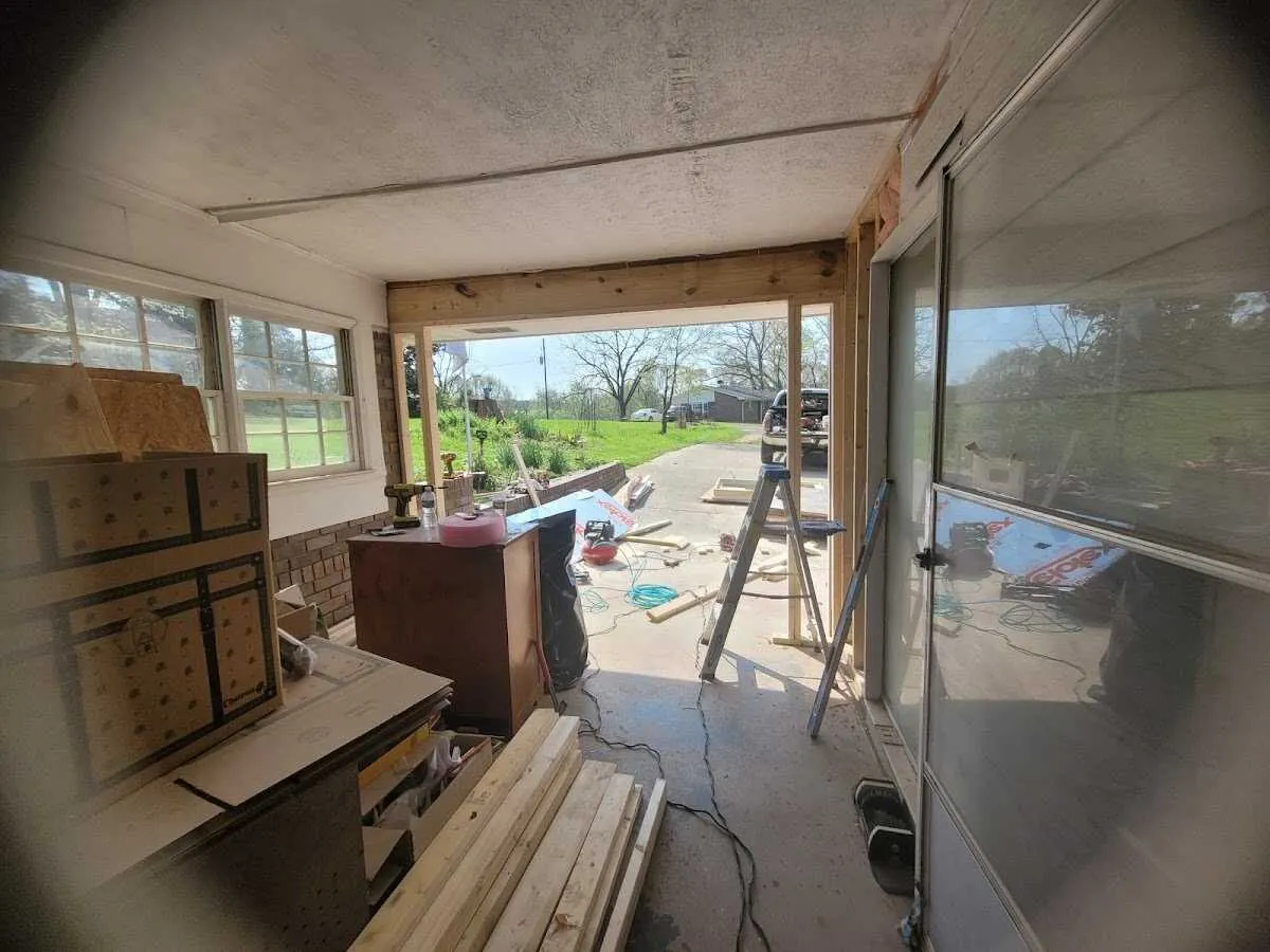 Air movers and dehumidifier for Water Mitigation Services in Newberry